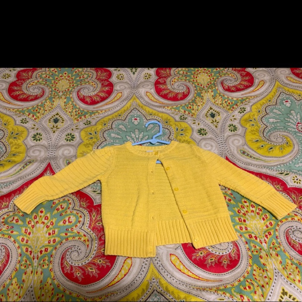 Old navy yellow sweater